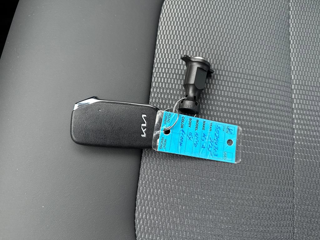 New 2025 Kia Niro EX image 59