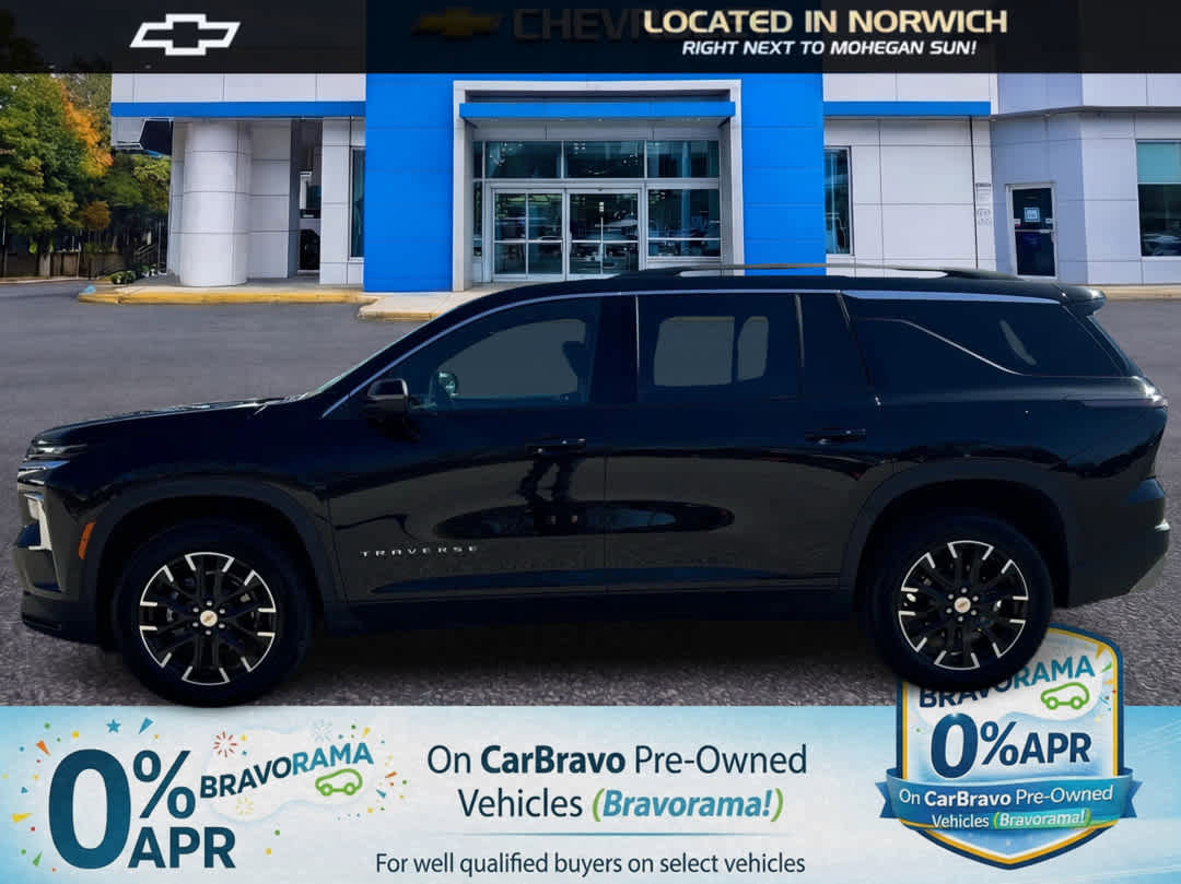 Used 2025 Chevrolet Traverse LT w/ Sun and Wheel Package image 9