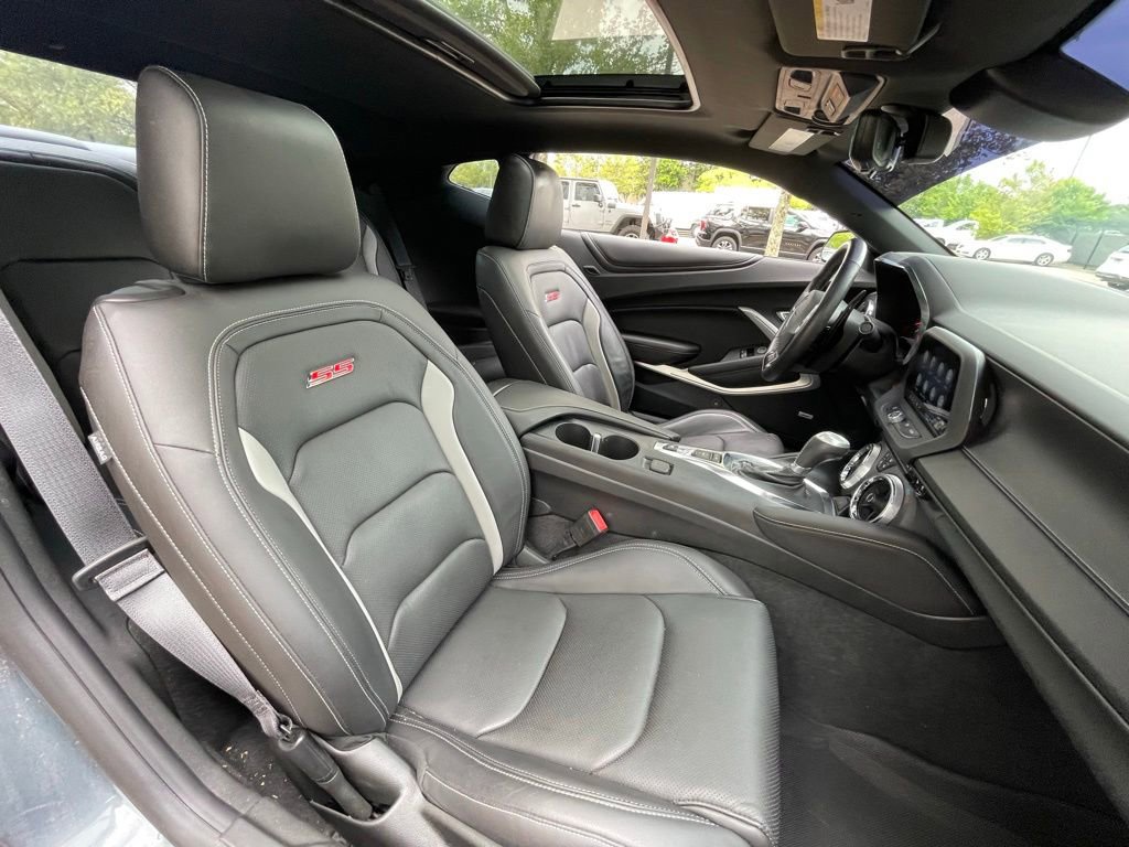 Used 2021 Chevrolet Camaro SS RWD image 29