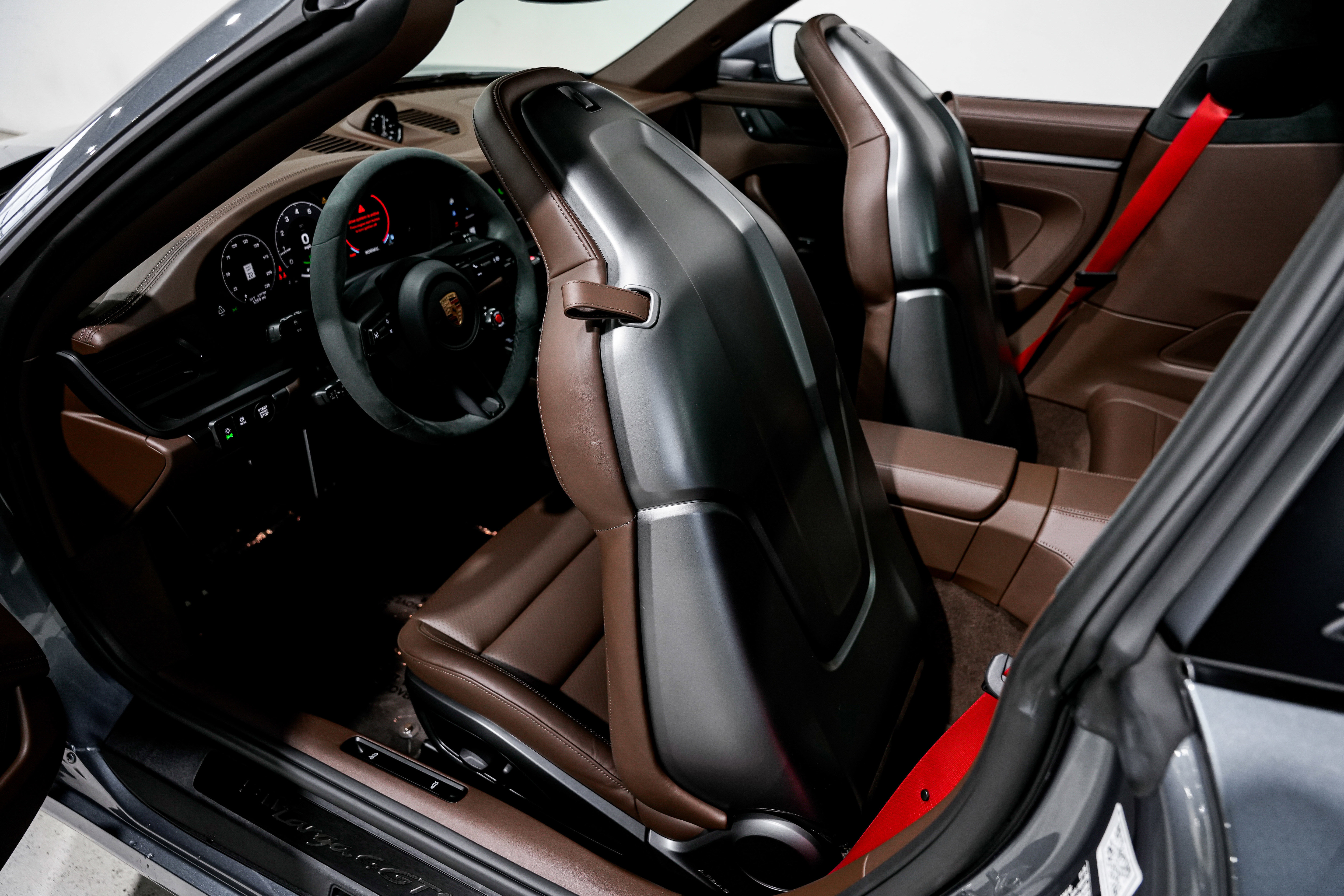 Used 2025 Porsche 911 Targa 4 GTS image 26