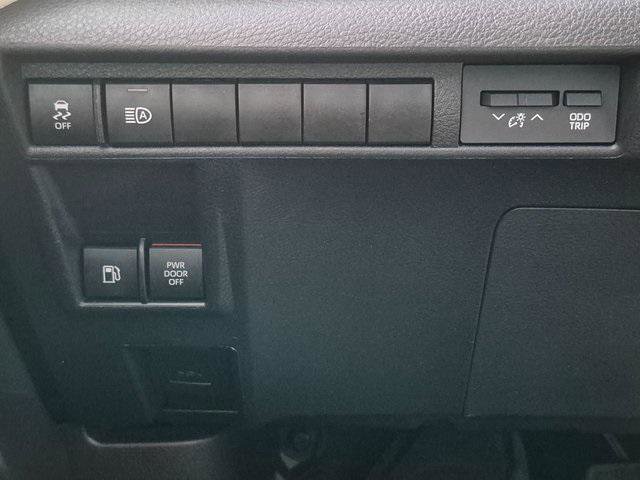 Certified 2023 Toyota Sienna XLE image 16