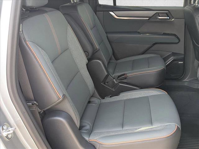 Certified 2025 GMC Acadia AT4 w/ Luxury Package AWD/4WD image 18
