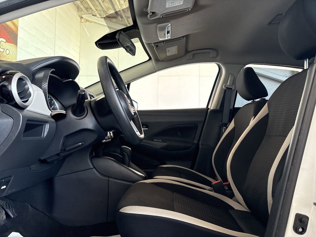 Used 2022 Nissan Versa SV FWD image 10