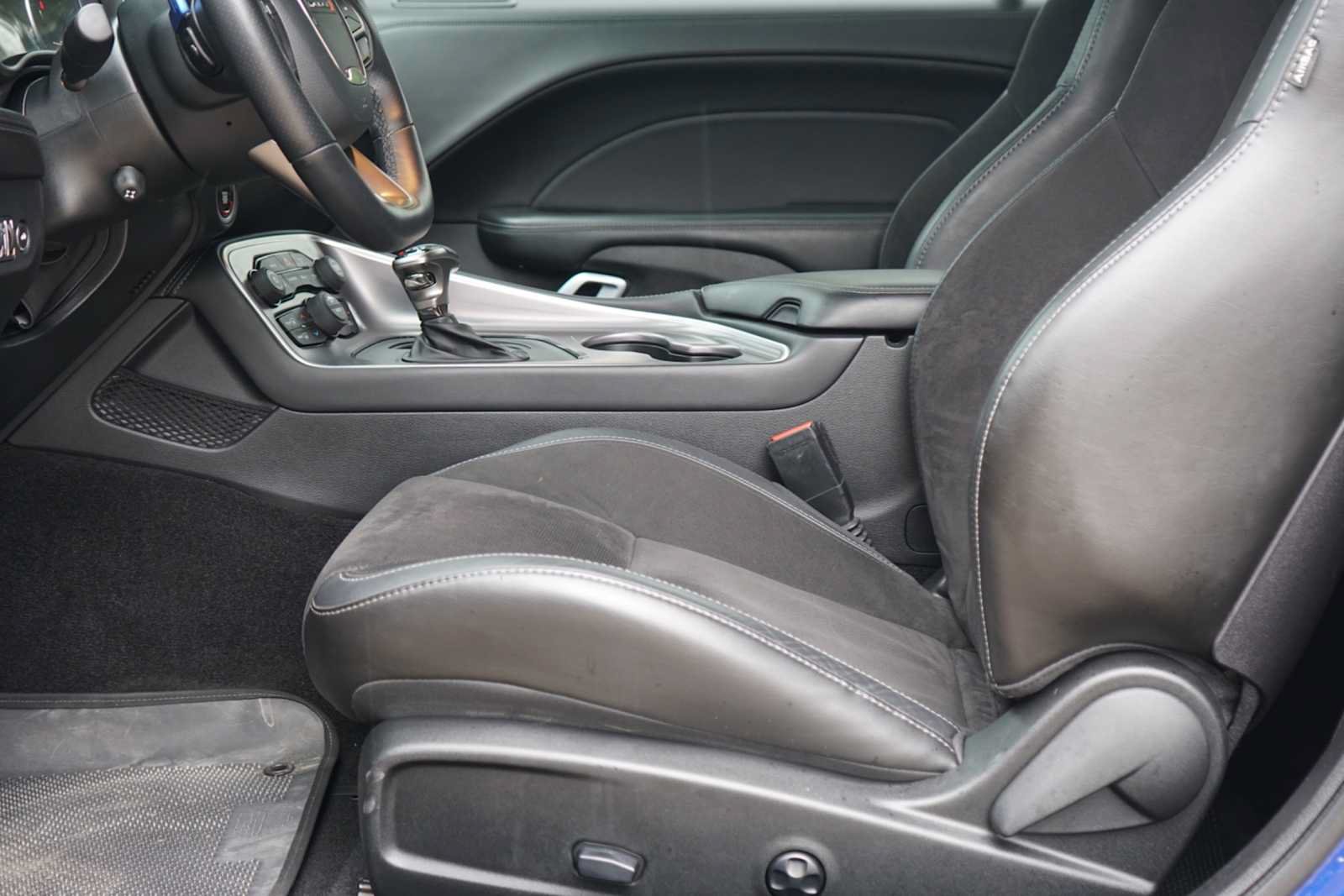 Used 2020 Dodge Challenger R/T Scat Pack RWD image 9