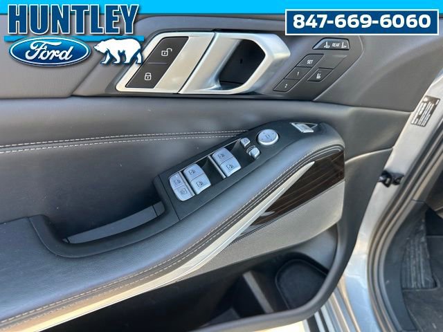 Used 2023 BMW X7 xDrive40i w/ Premium Package image 22