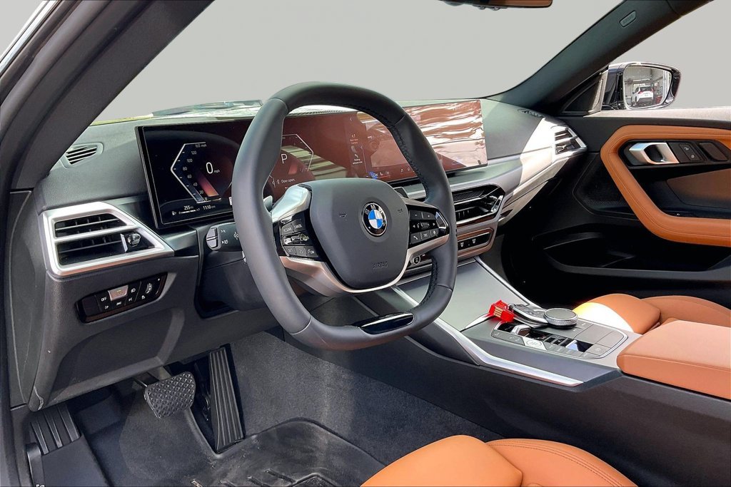 Used 2025 BMW 230i Coupe w/ Convenience Package RWD image 4