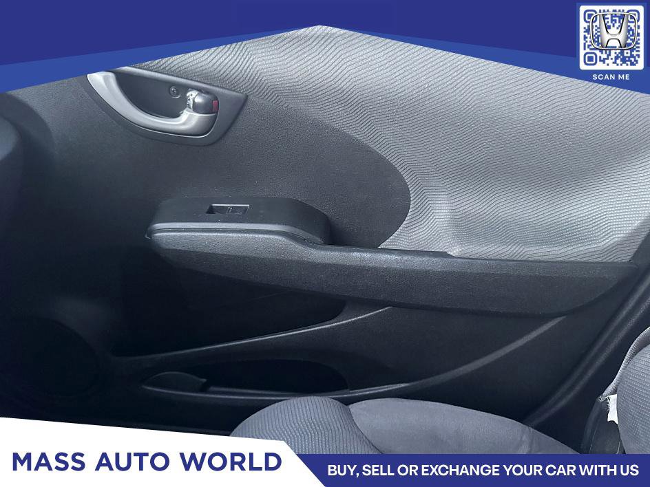 Used 2013 Honda Fit image 9