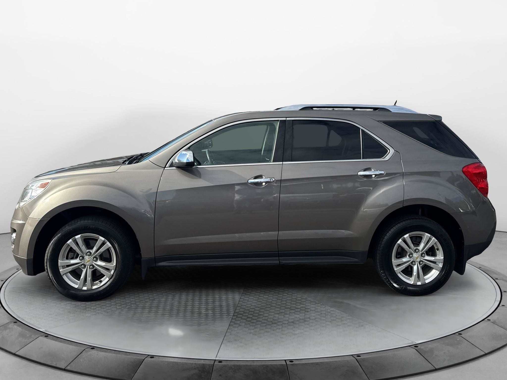 Used 2011 Chevrolet Equinox LTZ w/ LPO, Protection Package AWD/4WD image 2