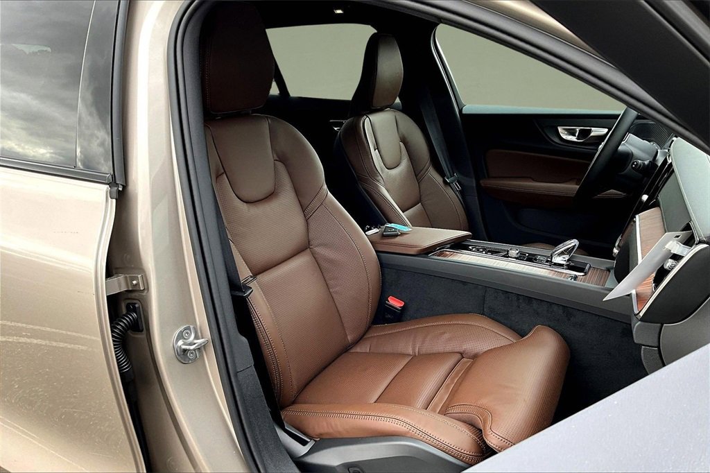 New 2026 Volvo V60 B5 Cross Country Ultra w/ Climate Package image 11