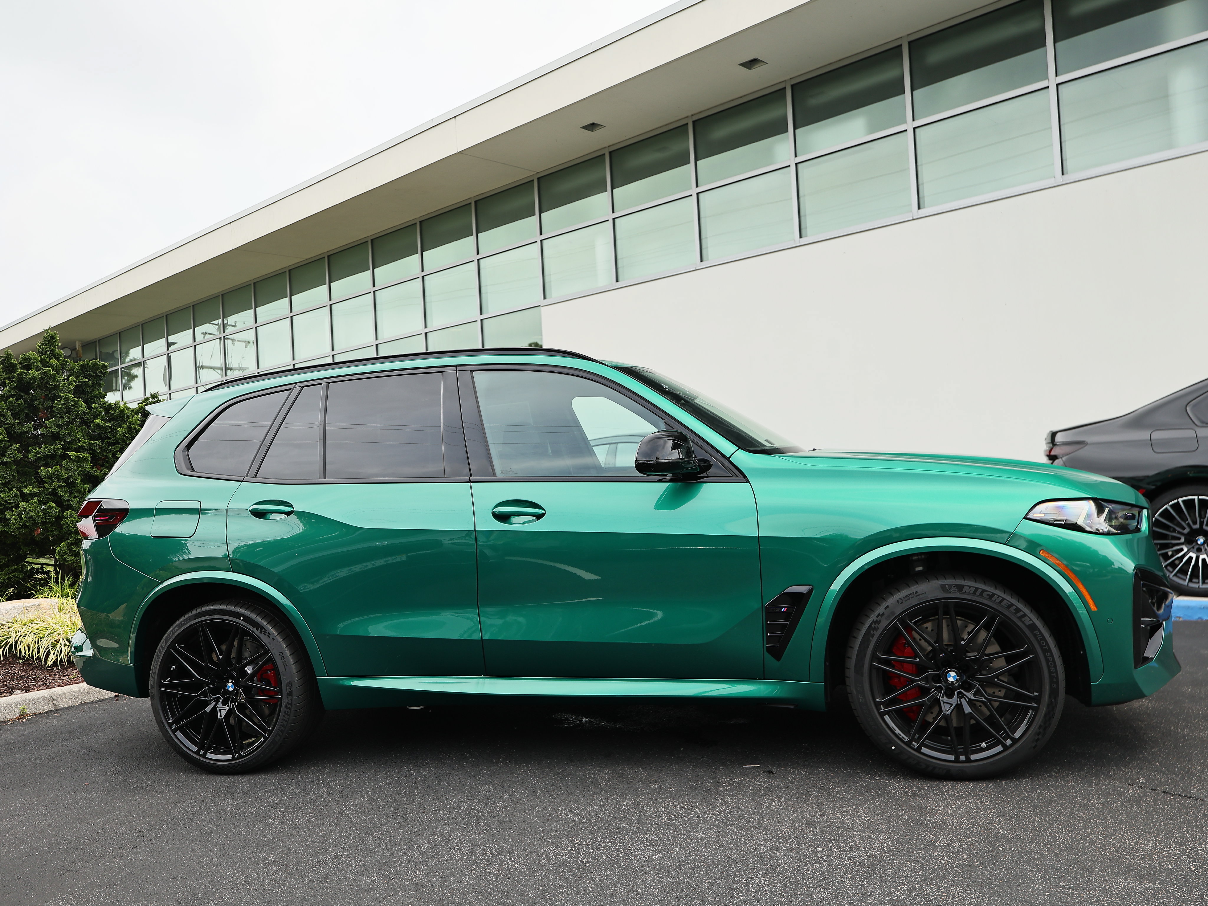 New 2026 BMW X5 M Competition w/ Executive Package AWD/4WD image 4