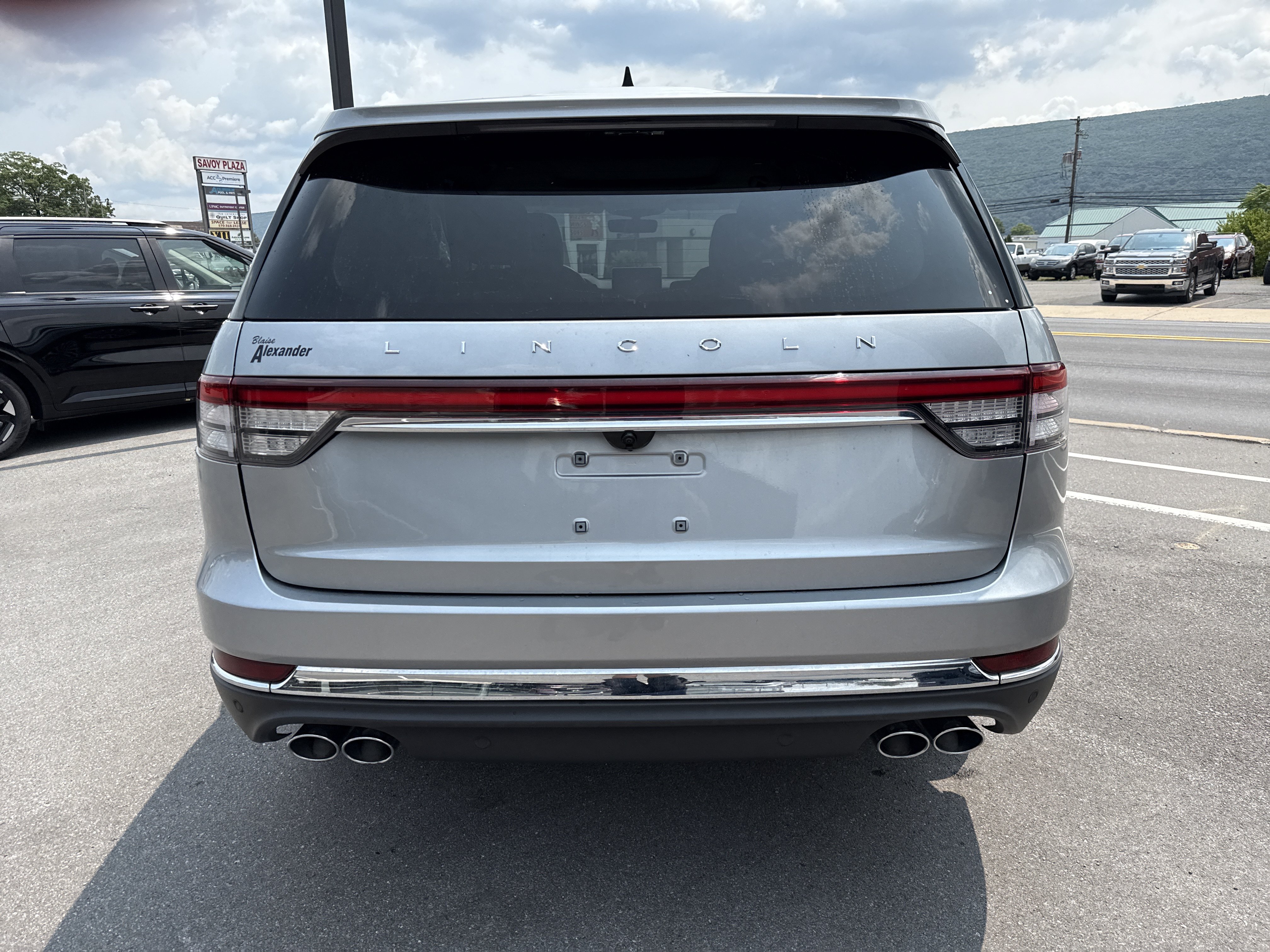 Used 2022 Lincoln Aviator AWD w/ Premium Package video 4