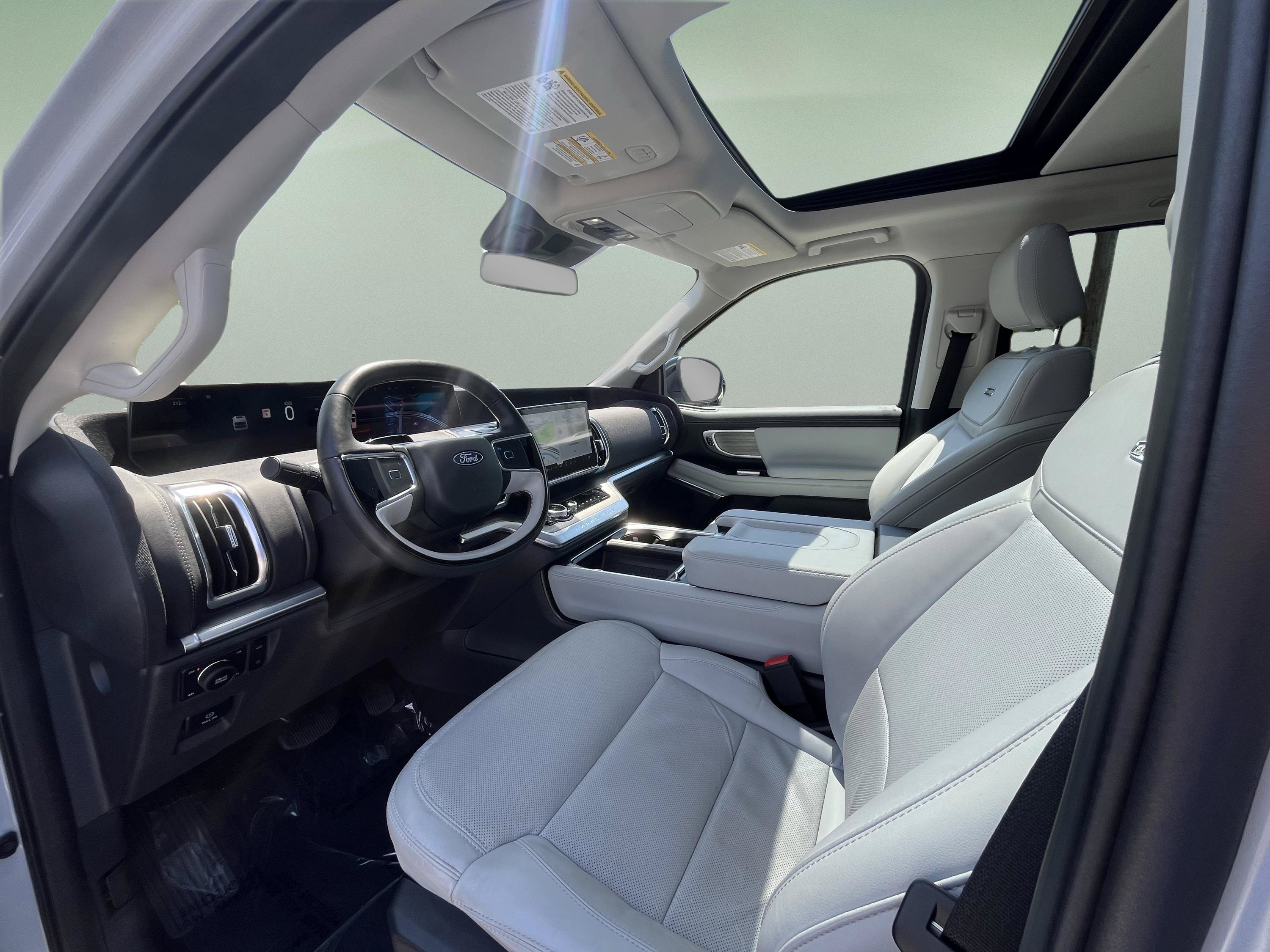 Used 2025 Ford Expedition Max Platinum AWD/4WD image 26