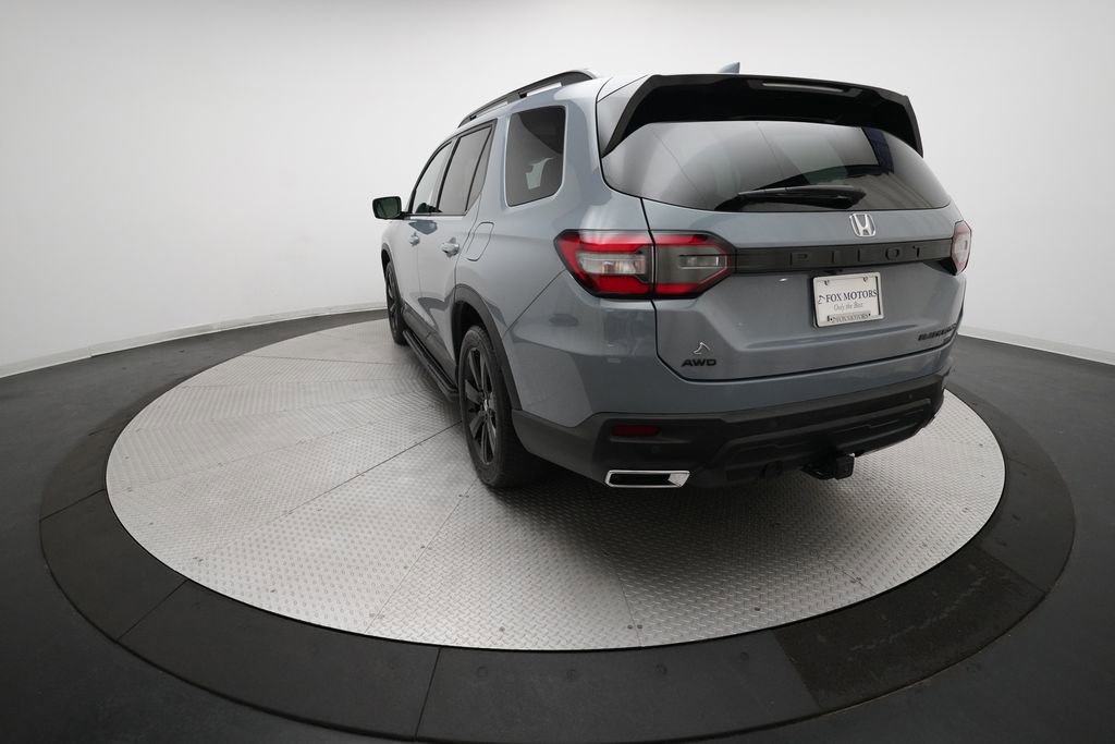 Certified 2025 Honda Pilot Black Edition image 36