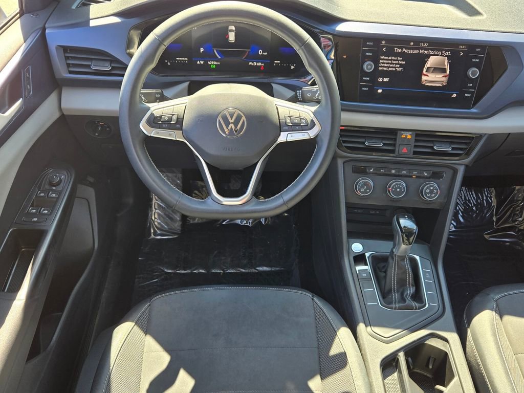 Used 2022 Volkswagen Taos SE w/ IQ.Drive SE Package image 14