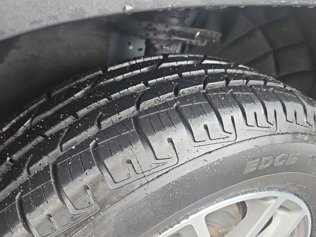 Used 2017 GMC Acadia SLE FWD image 28