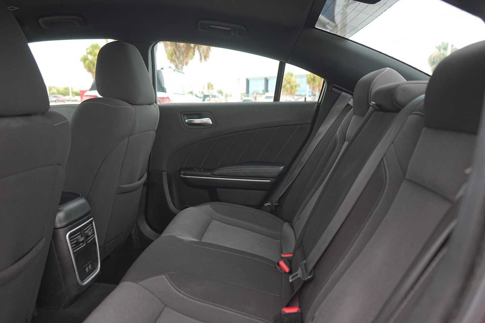 Used 2022 Dodge Charger SXT RWD image 14