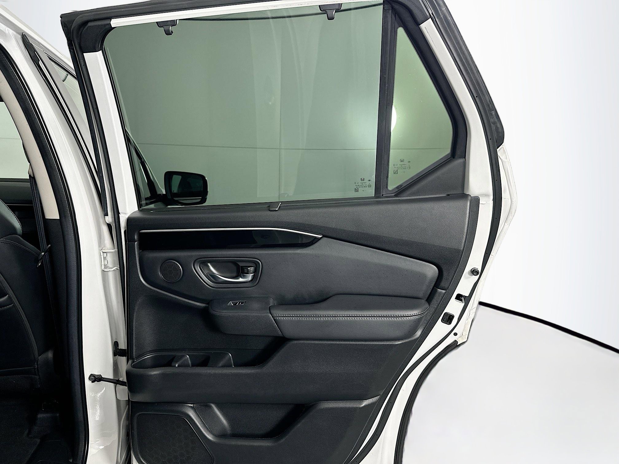 Used 2025 Honda Pilot EX-L image 31