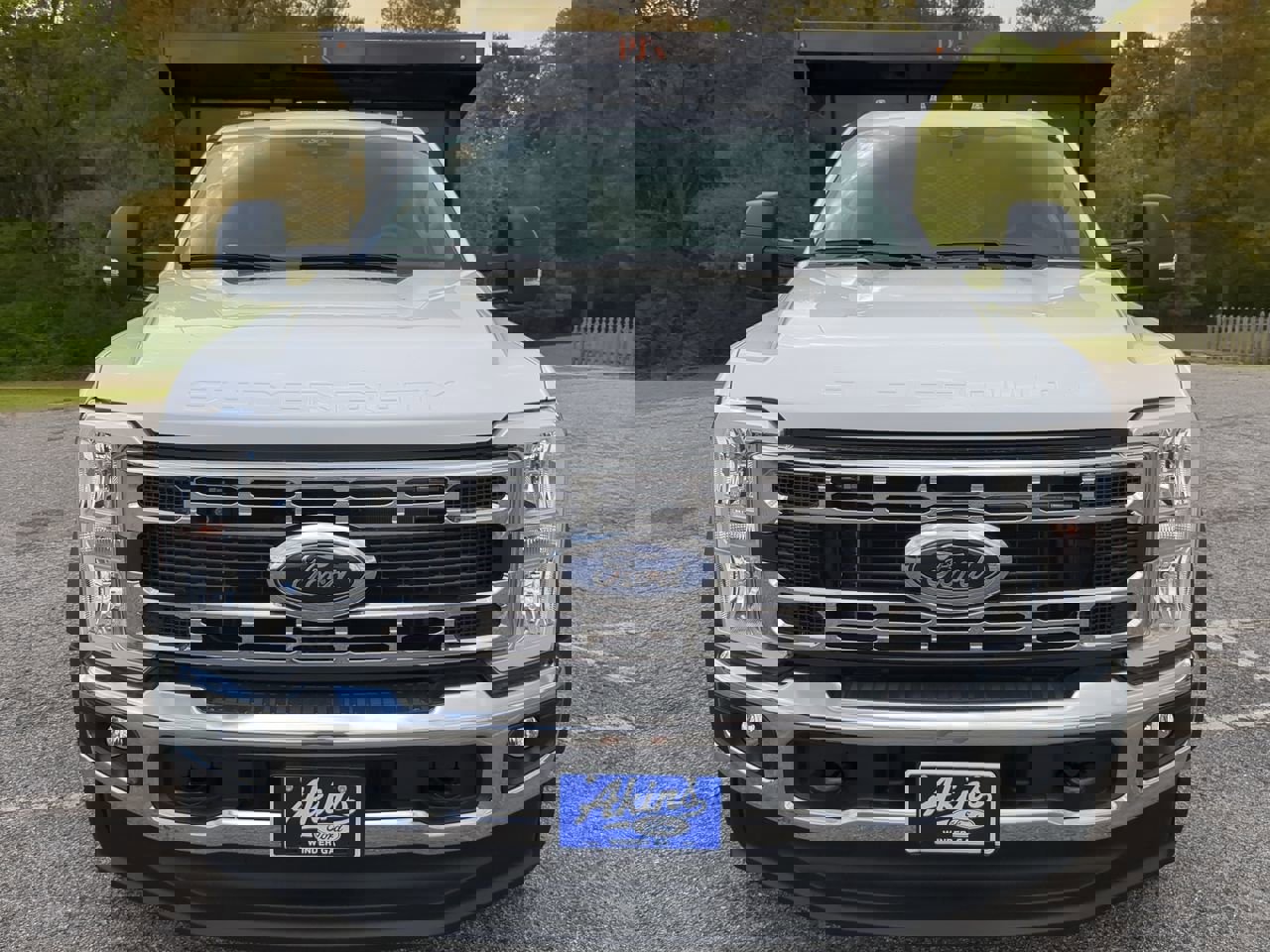 New 2025 Ford F550 2WD Regular Cab Super Duty w/ XL Chrome Package image 7