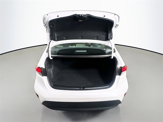 Used 2025 Toyota Corolla LE image 28