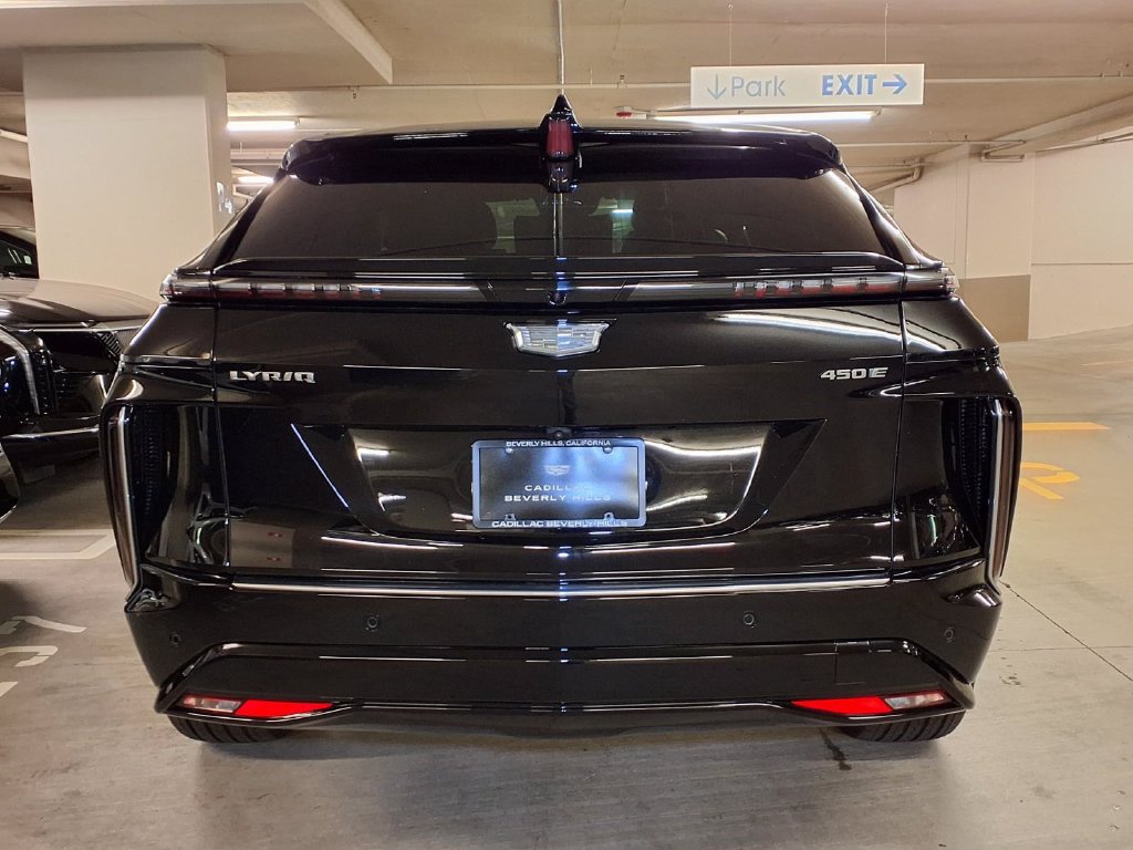 New 2026 Cadillac Lyriq Signature Luxury w/ Nappa Leather Package RWD image 9