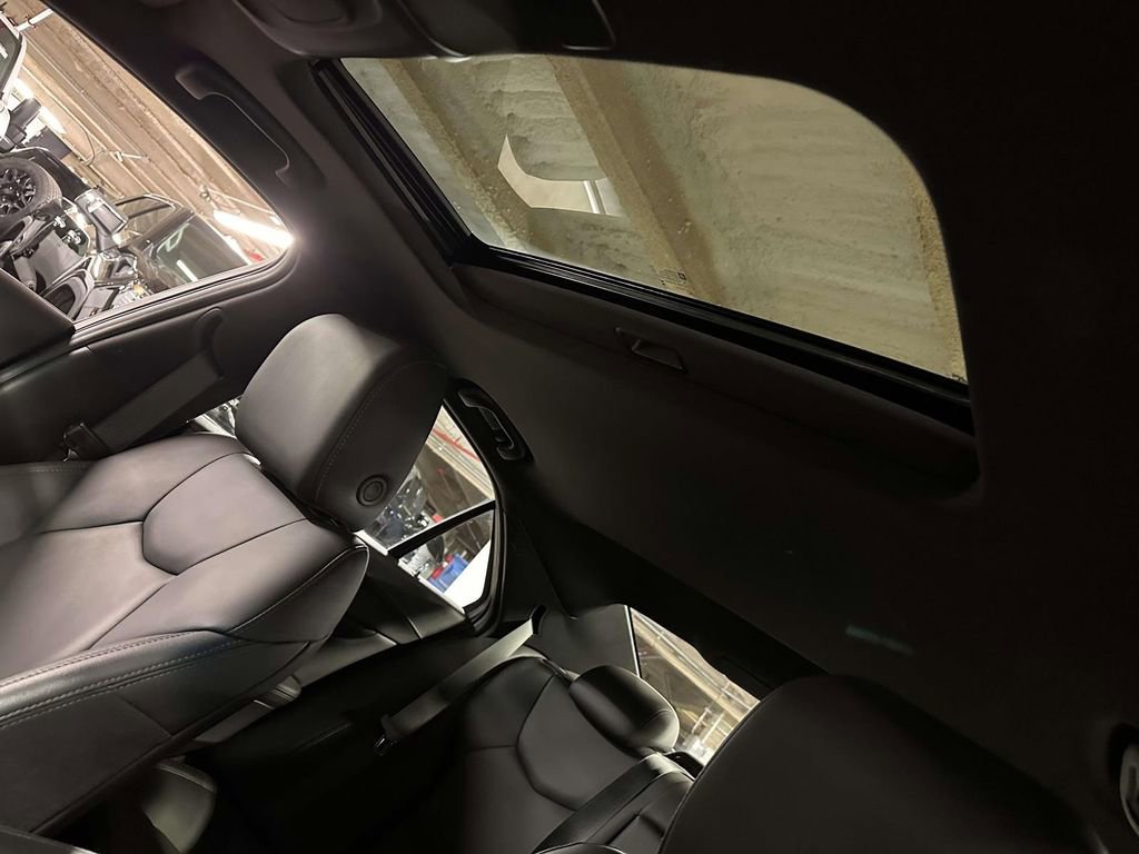 Used 2025 Cadillac CT4 Luxury image 15