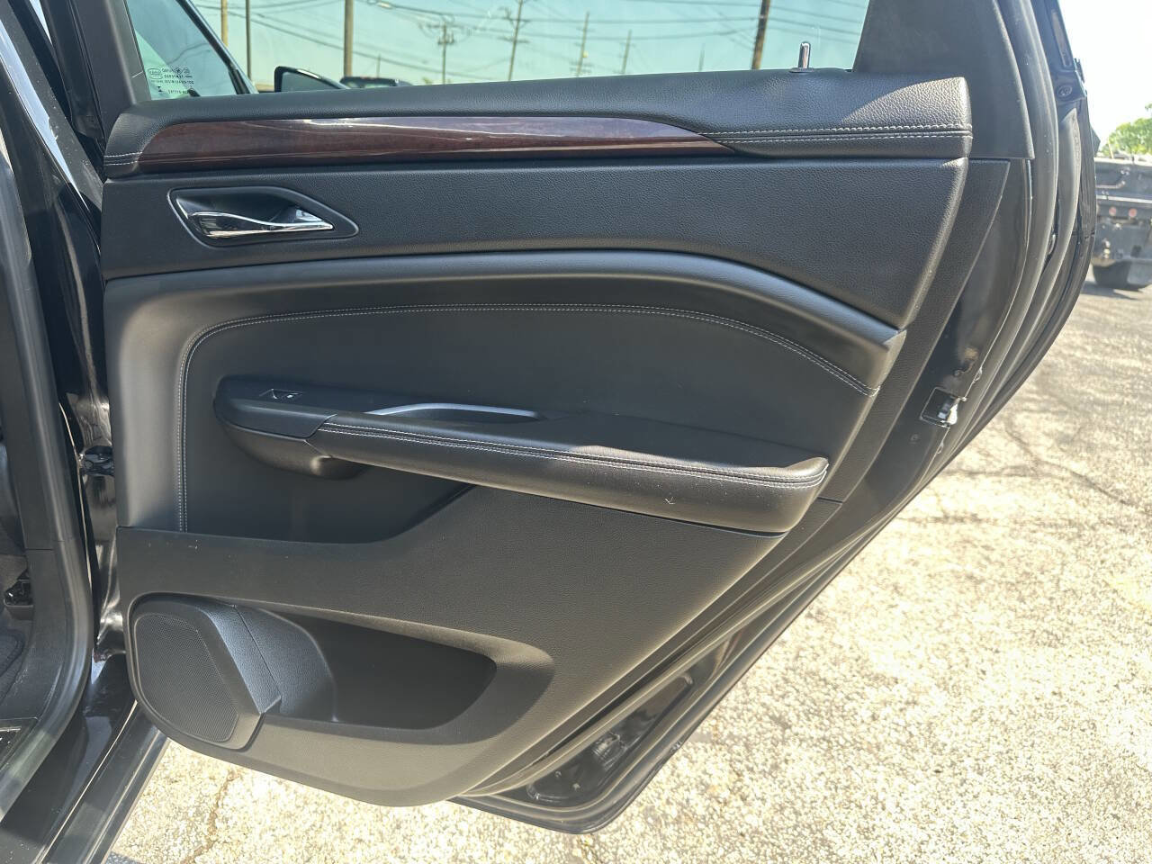 Used 2014 Cadillac SRX Luxury w/ Driver Awareness Package FWD image 39