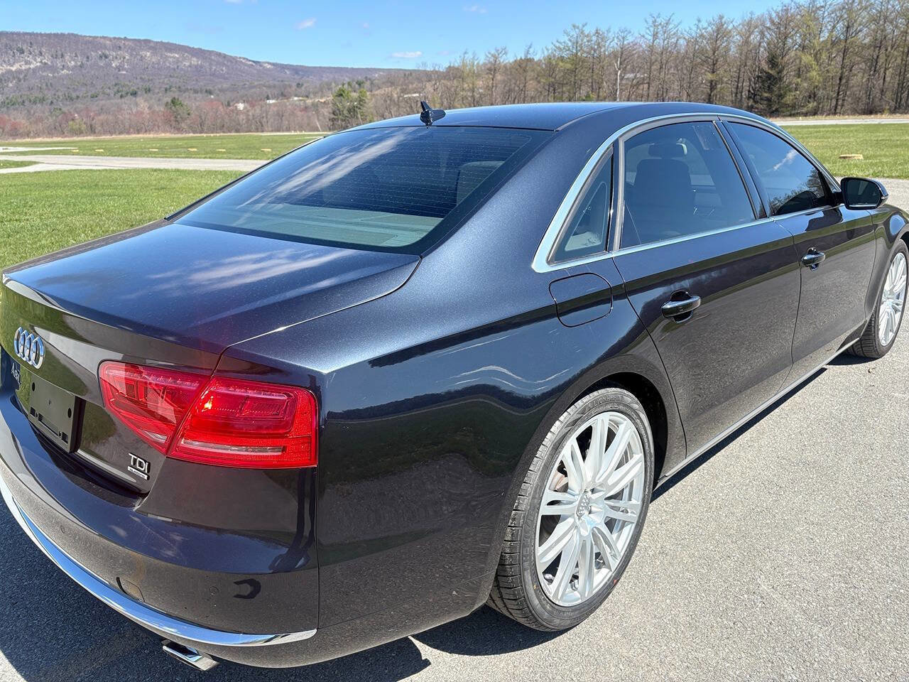 Used 2014 Audi A8 L TDI w/ Premium Package image 20