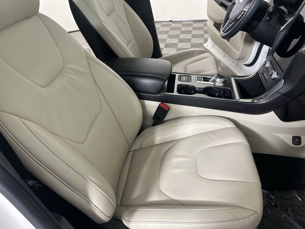 Used 2022 Ford Edge Titanium image 28