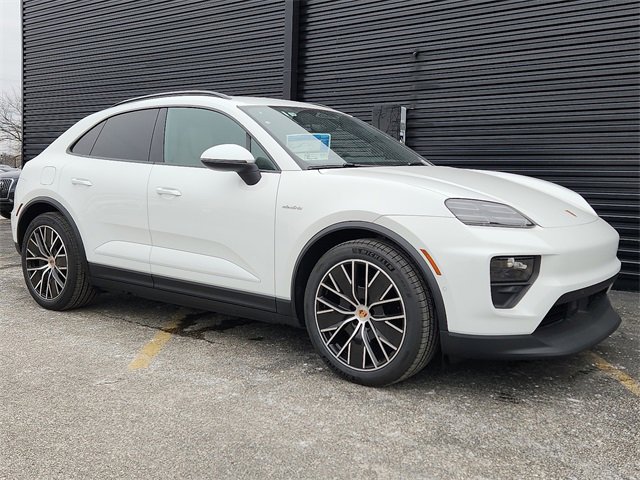 New 2025 Porsche Macan 4 Electric image 9