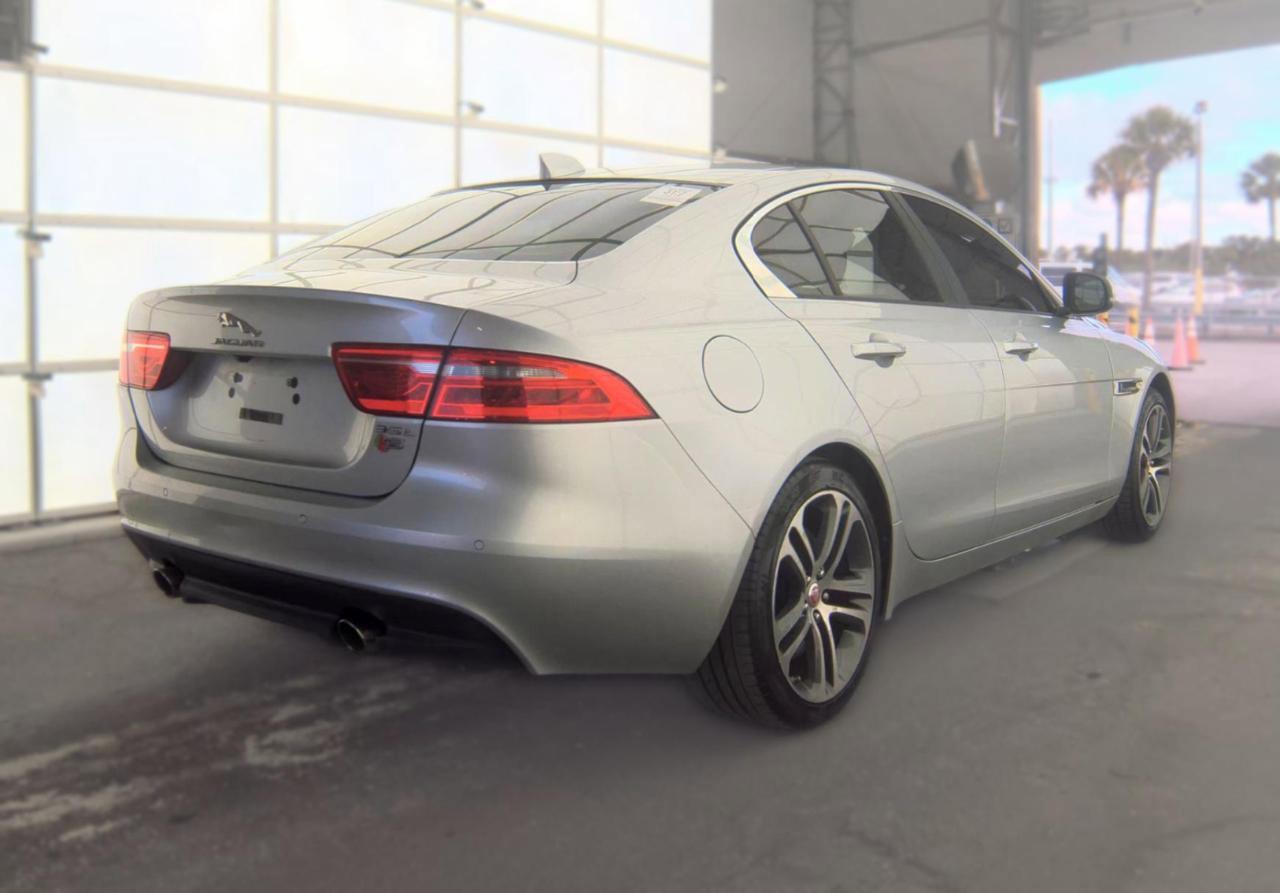 Used 2017 Jaguar XE Premium RWD image 5