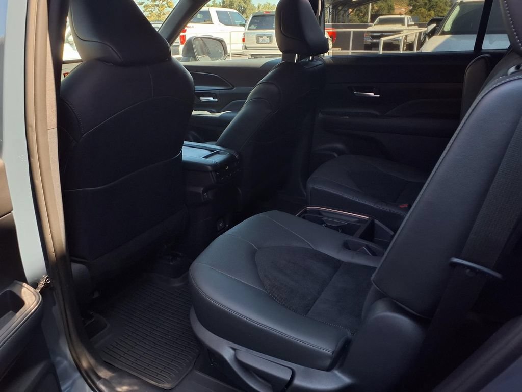 Certified 2025 Toyota Grand Highlander AWD Hybrid image 21