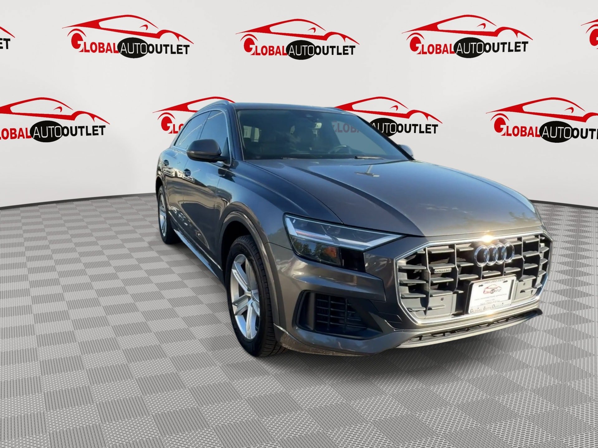 Used 2019 Audi Q8 Premium w/ Convenience Package AWD/4WD image 2