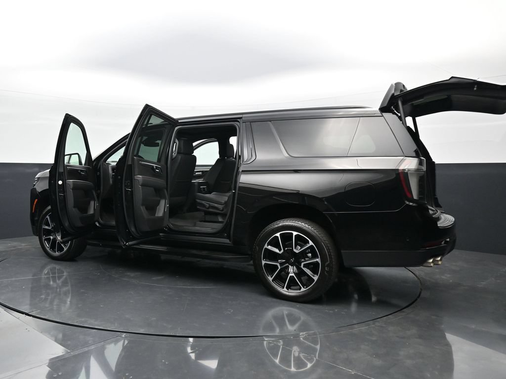 Used 2025 Chevrolet Suburban RST w/ Comfort Package AWD/4WD image 54