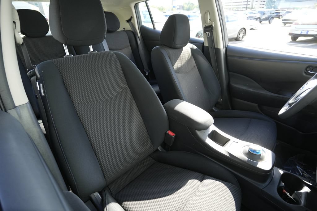 Used 2017 Nissan Leaf S w/ Charge Package FWD image 27