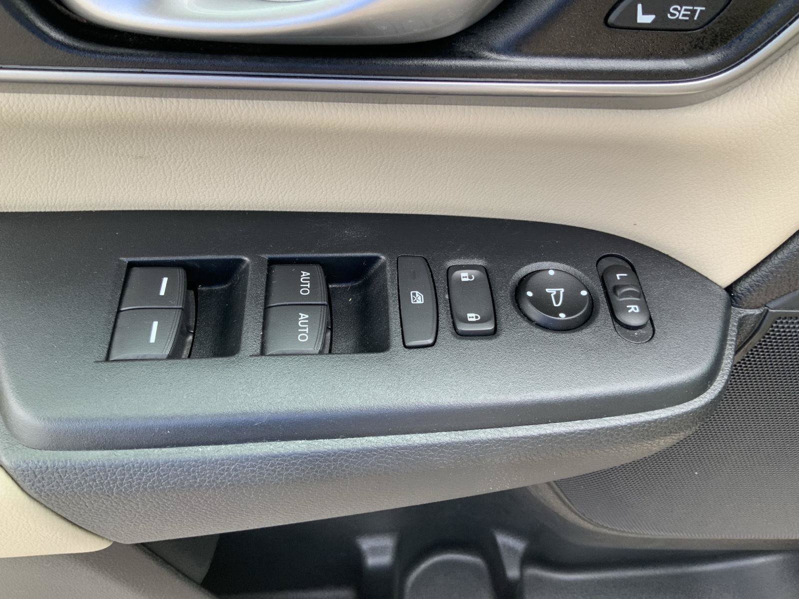 Used 2018 Honda CR-V Touring image 20