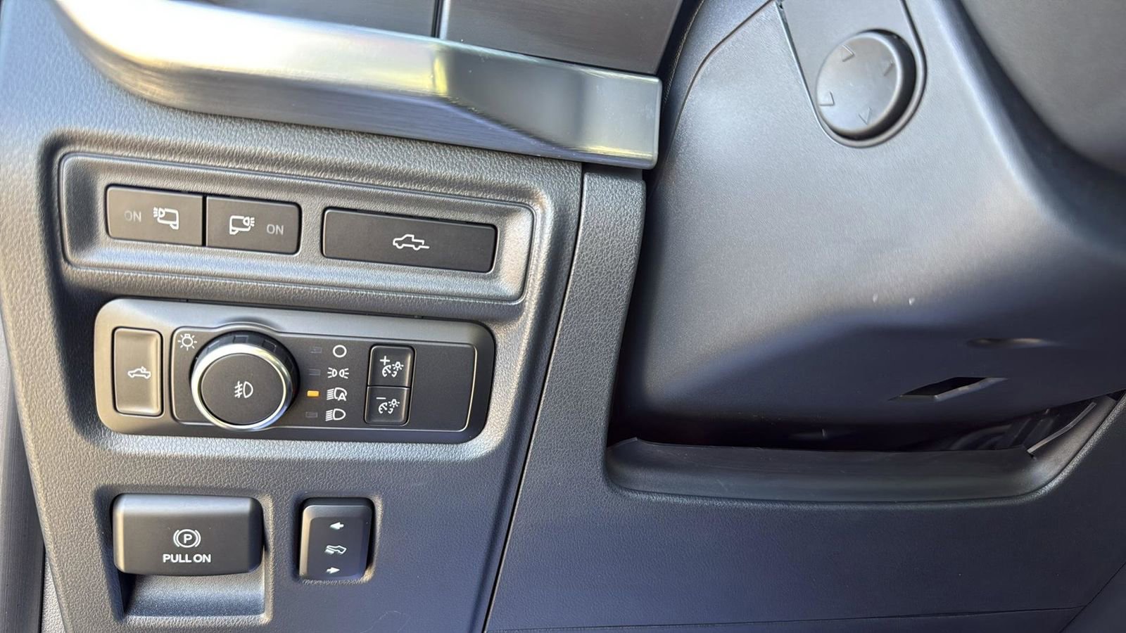 Used 2022 Ford F150 Lariat w/ Equipment Group 502A High image 18