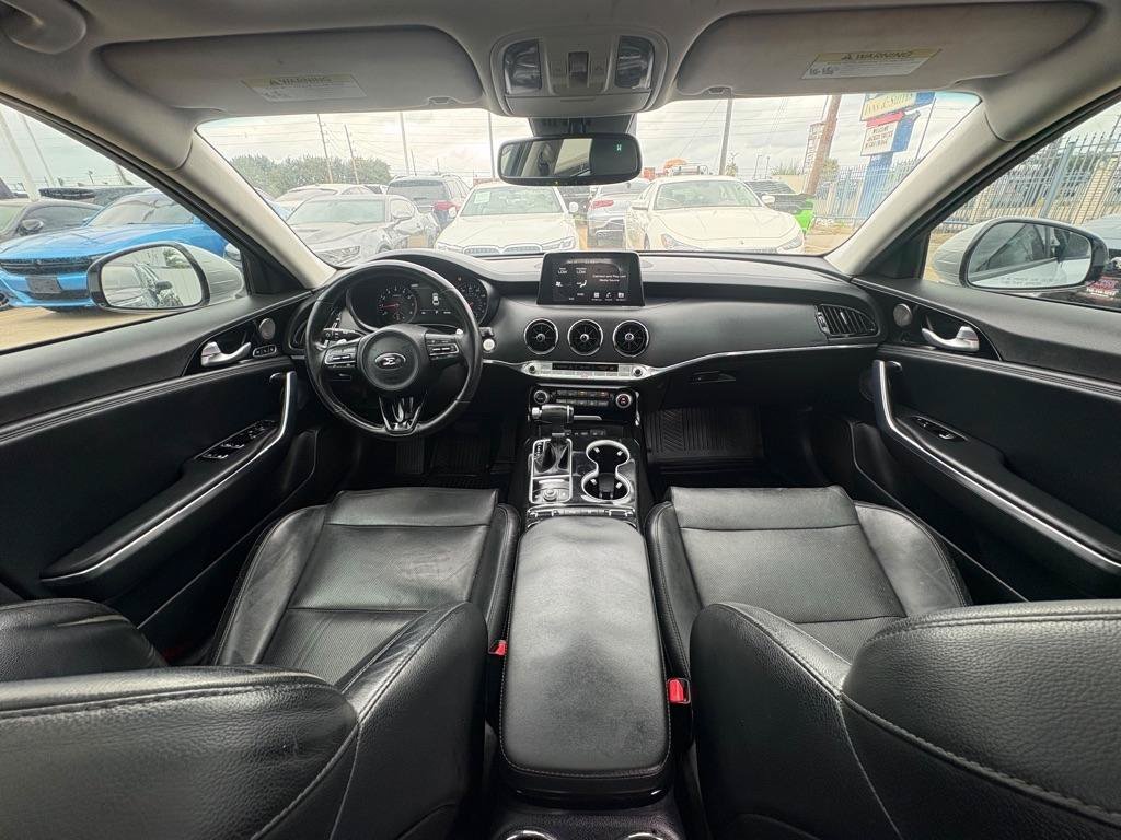 Used 2018 Kia Stinger Premium RWD image 13