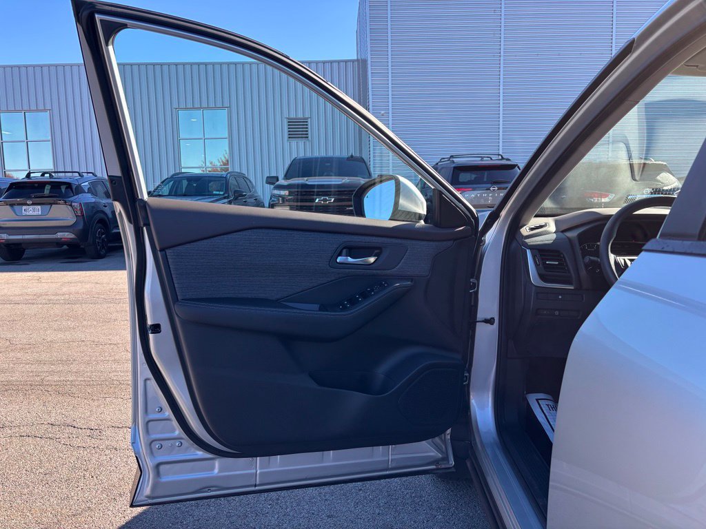 Certified 2023 Nissan Rogue SV AWD/4WD image 15