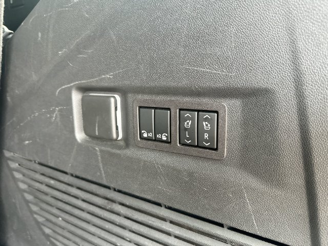 Used 2023 Chevrolet Tahoe LT AWD/4WD image 61