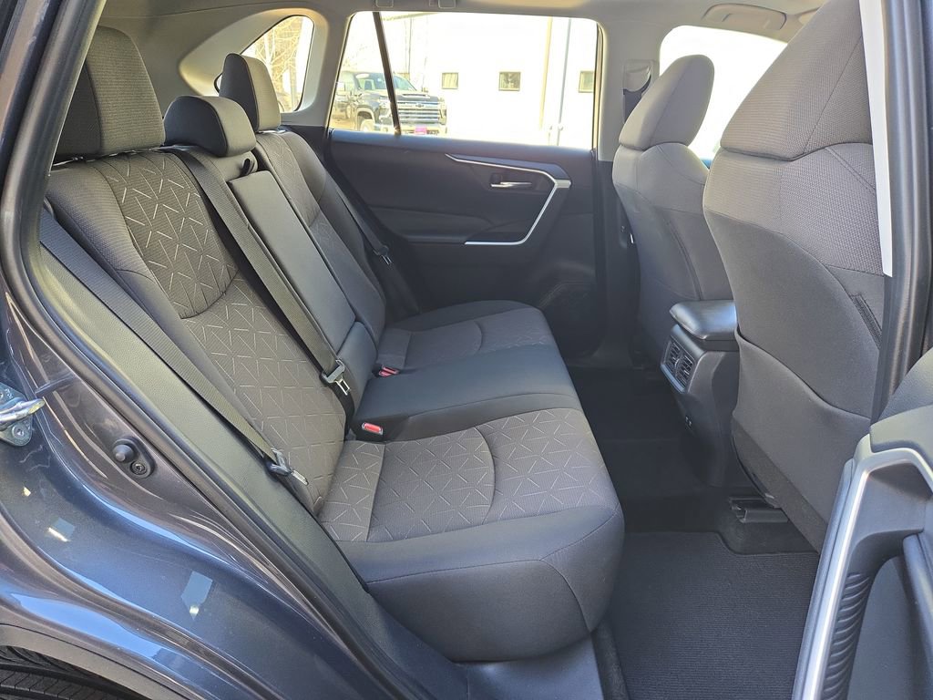 Used 2019 Toyota RAV4 XLE FWD image 16