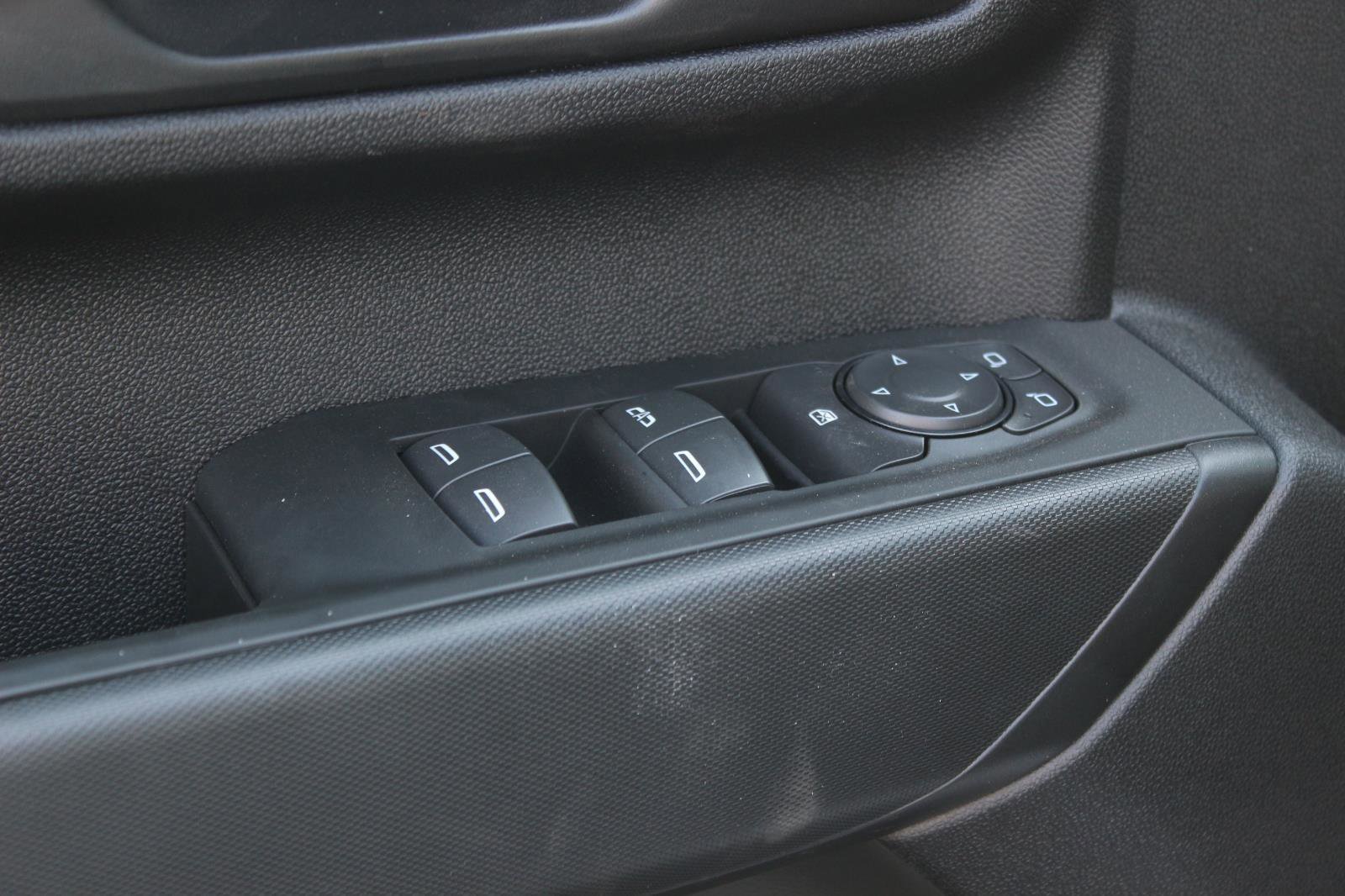 New 2025 GMC Sierra 2500 Pro w/ Convenience Package image 13