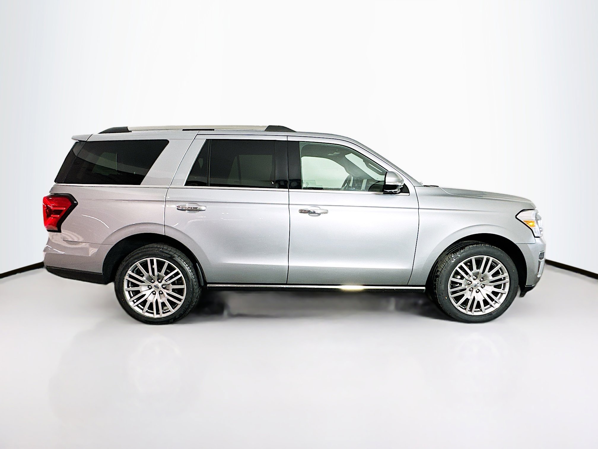 Used 2024 Ford Expedition Limited image 10