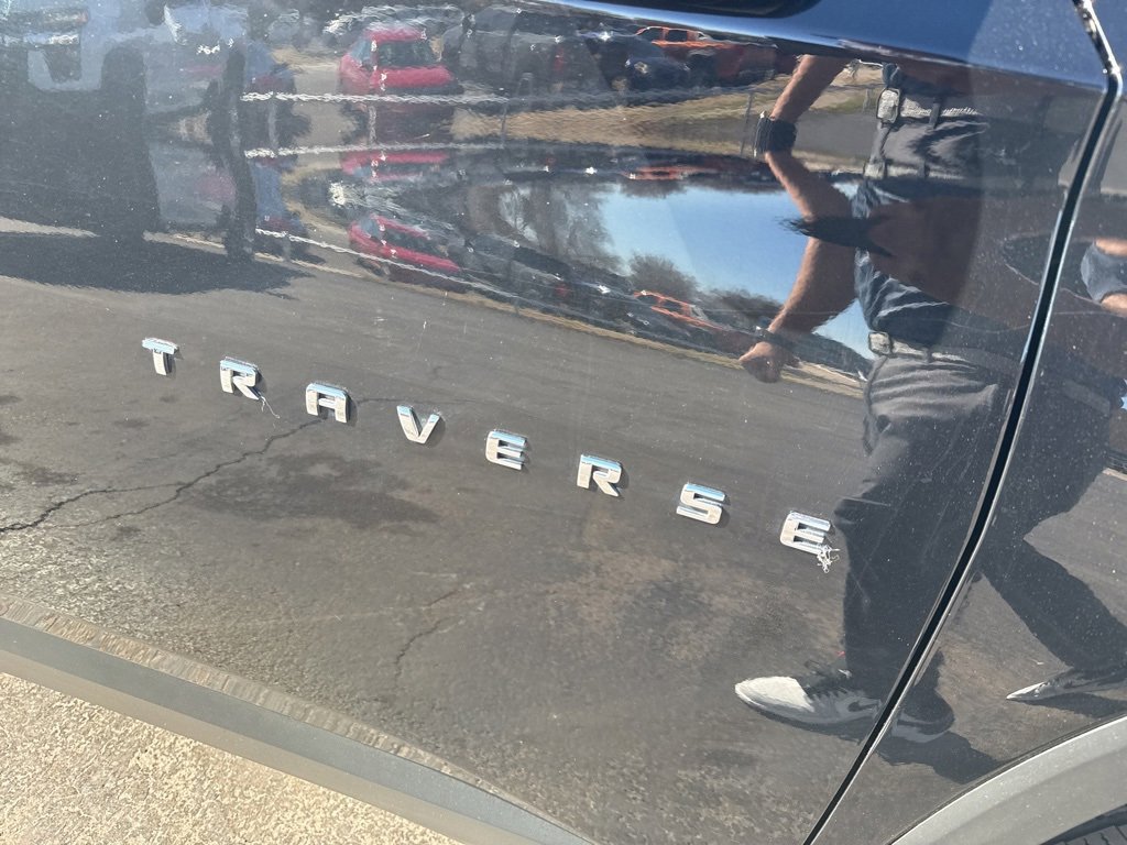 Used 2020 Chevrolet Traverse LS image 9