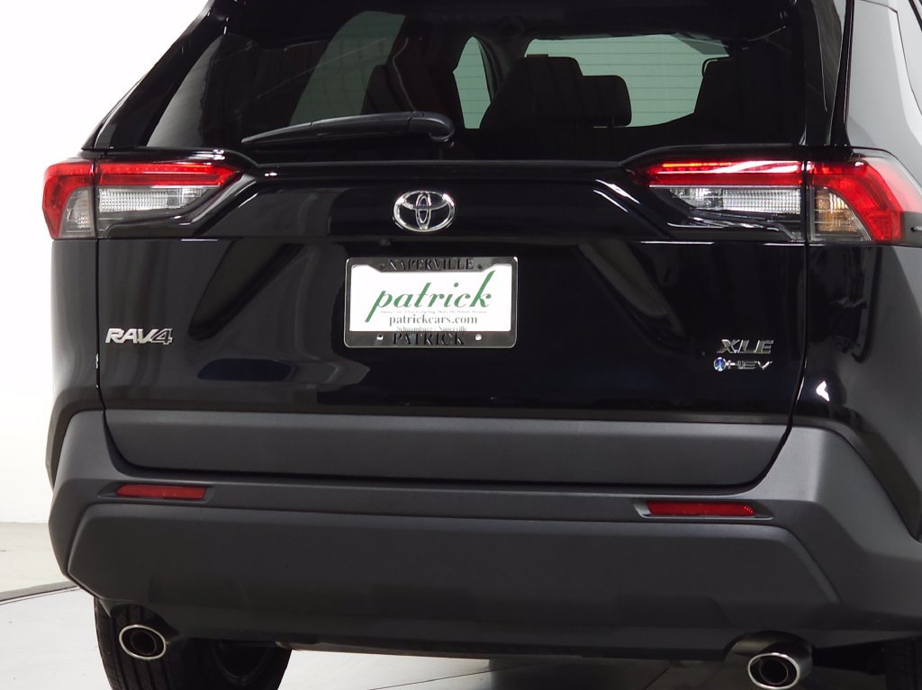 Used 2025 Toyota RAV4 XLE Premium w/ Weather Package AWD/4WD image 7