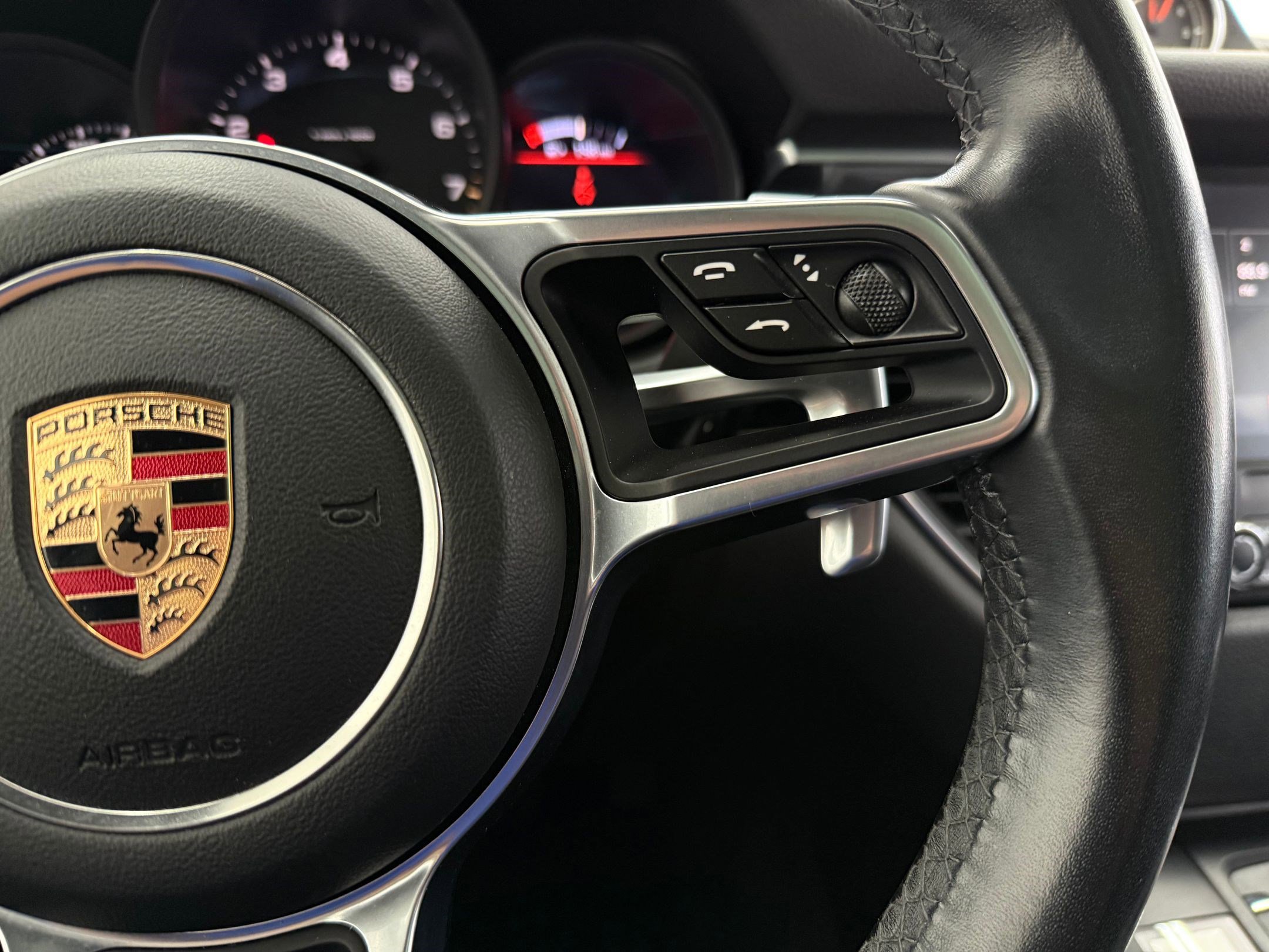 Used 2017 Porsche Macan AWD/4WD image 28