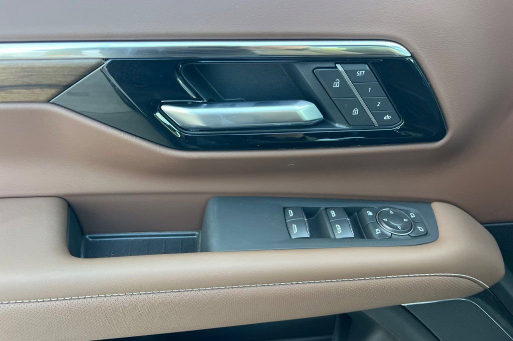New 2026 Chevrolet Suburban High Country AWD/4WD image 8