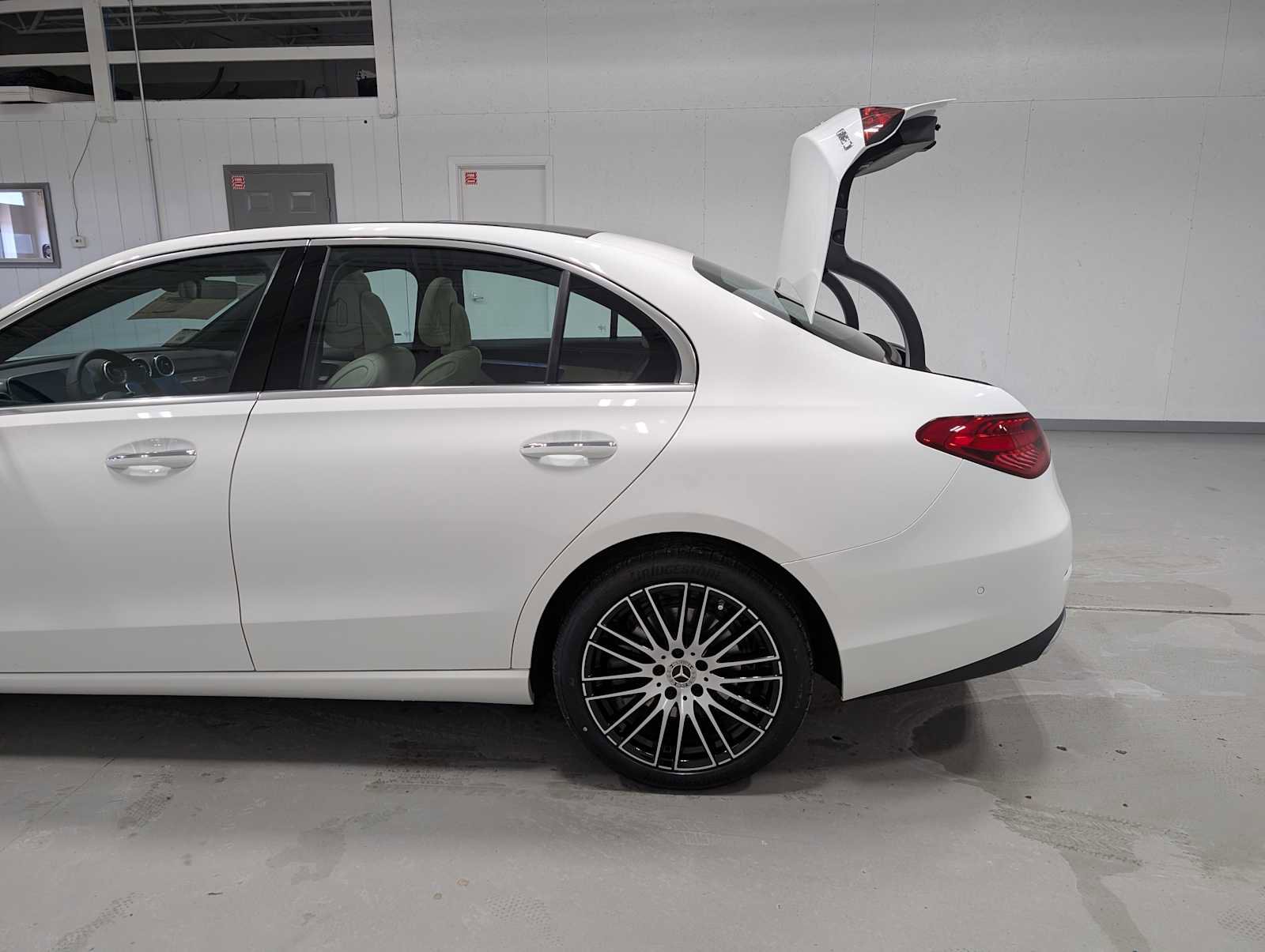 New 2026 Mercedes-Benz C 300 4MATIC Sedan image 9