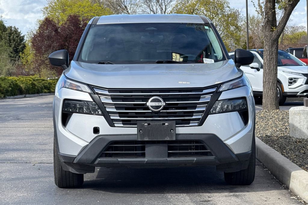 Used 2024 Nissan Rogue S image 9