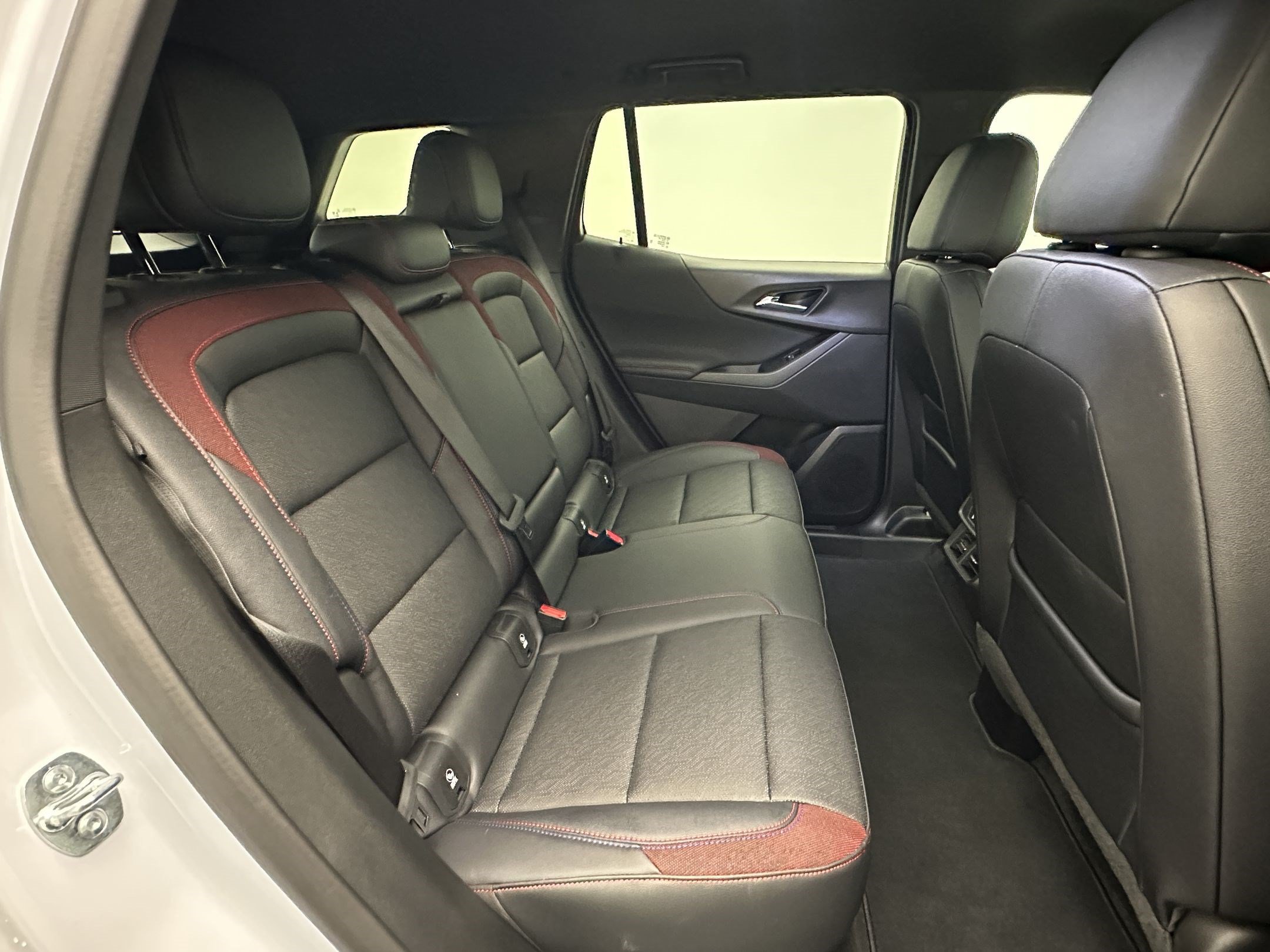 Certified 2026 Chevrolet Equinox RS w/ Convenience Package III AWD/4WD image 29
