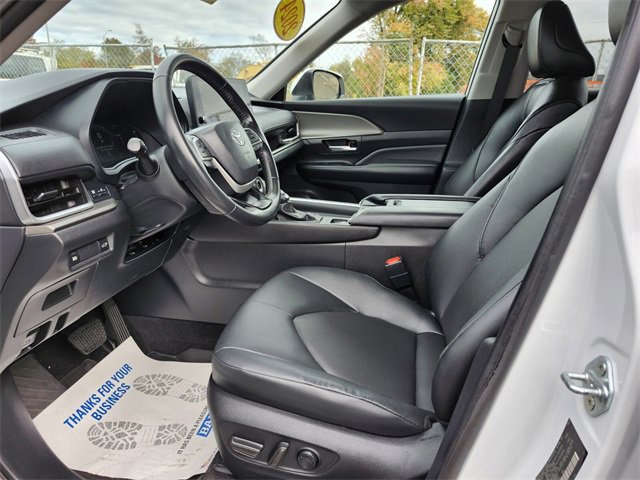 Used 2024 Toyota Grand Highlander XLE image 19